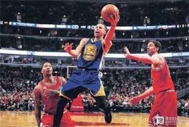 官方：库拉索归化23岁荷兰前锋汉森，他曾夺得世少赛金靴奖