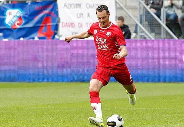 王雅繁面对 王雅繁面对